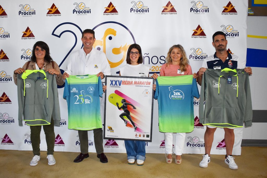 Presentación de la camiseta de la Media Maratón Marchena - Paradas 2024 en Procavi.